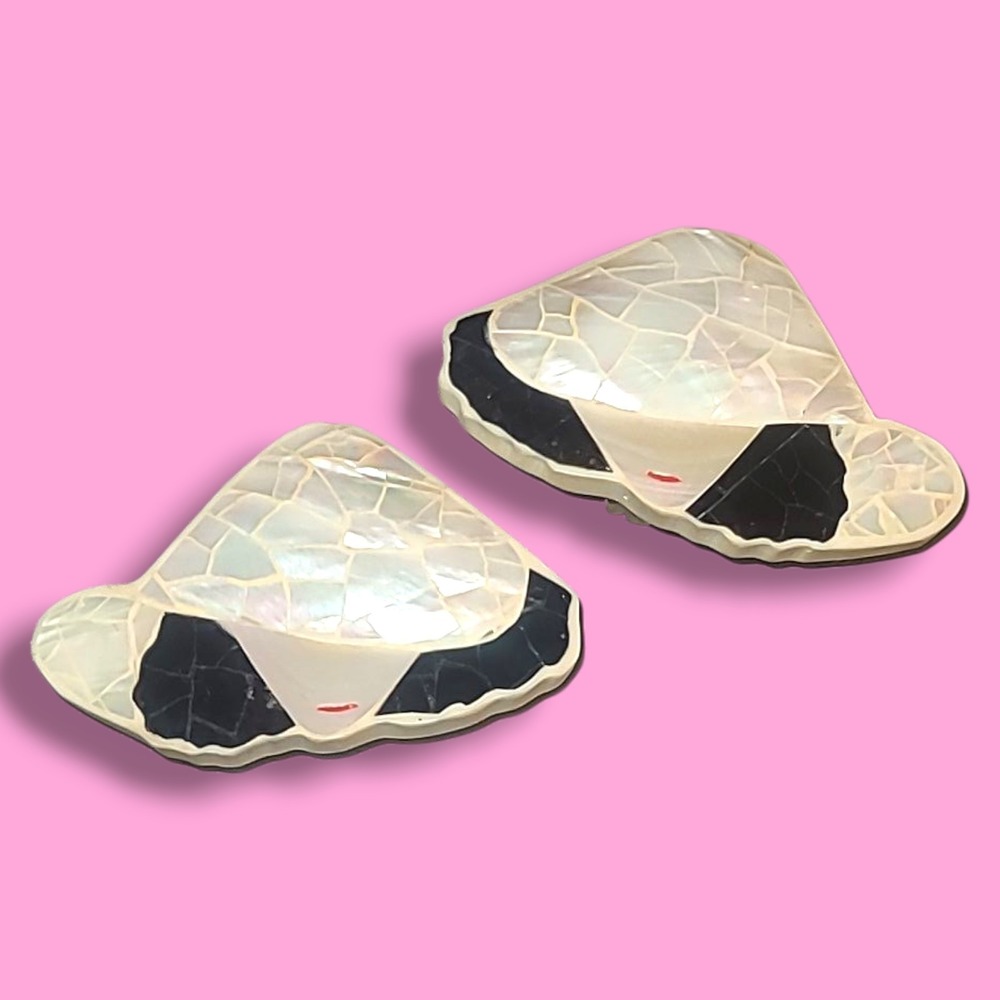 Vintage Mother of Pearl Clip On Earrings Woman Wearing a Hat Costume Jewelry - Picture 4 of 6